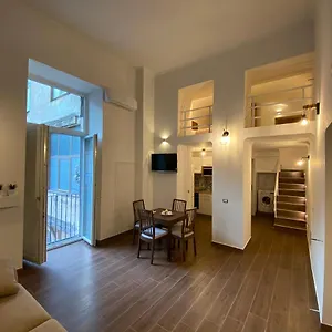 Appartamento Silvi's House, Napoli